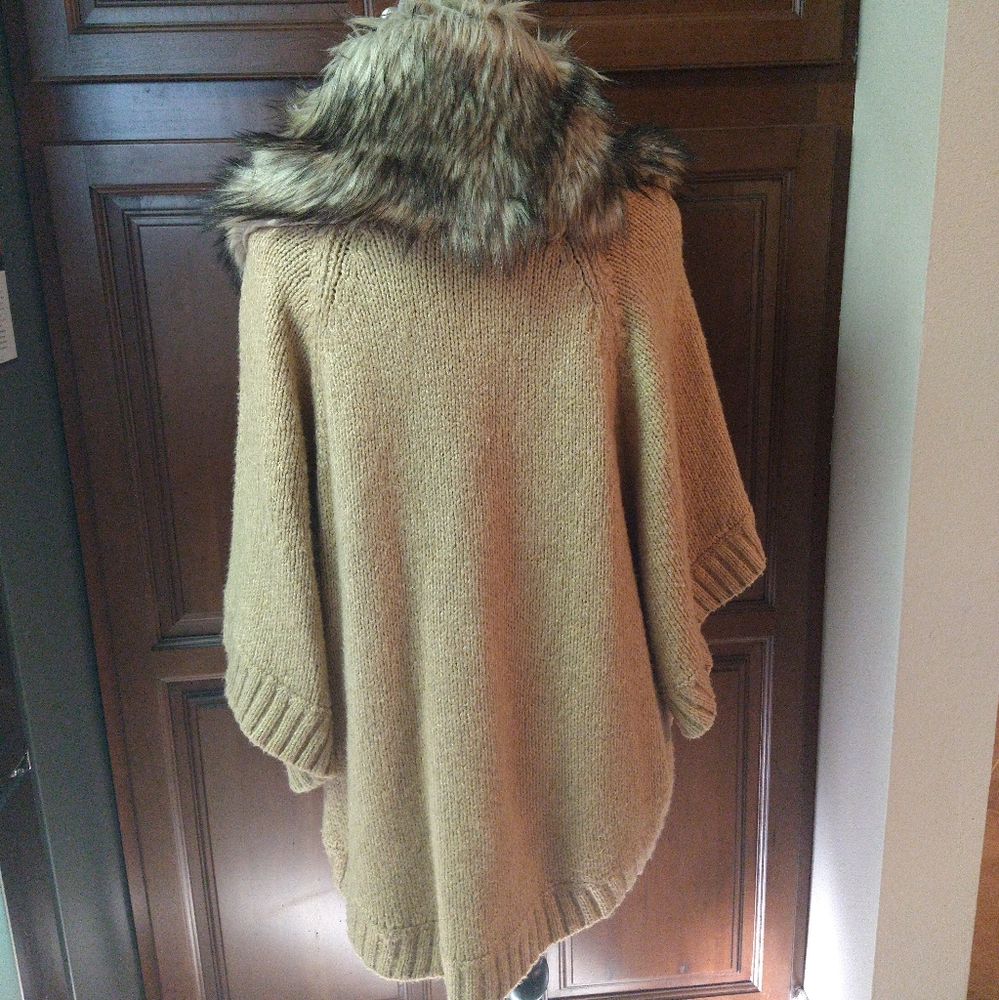 Michael Kors Poncho M - Picture 6 of 7